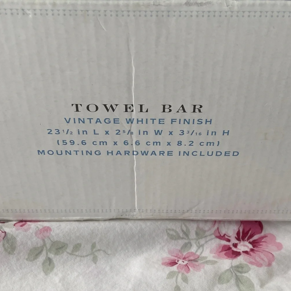 Simply Shabby Chic Cream Floral Roses Towel Bar NEW